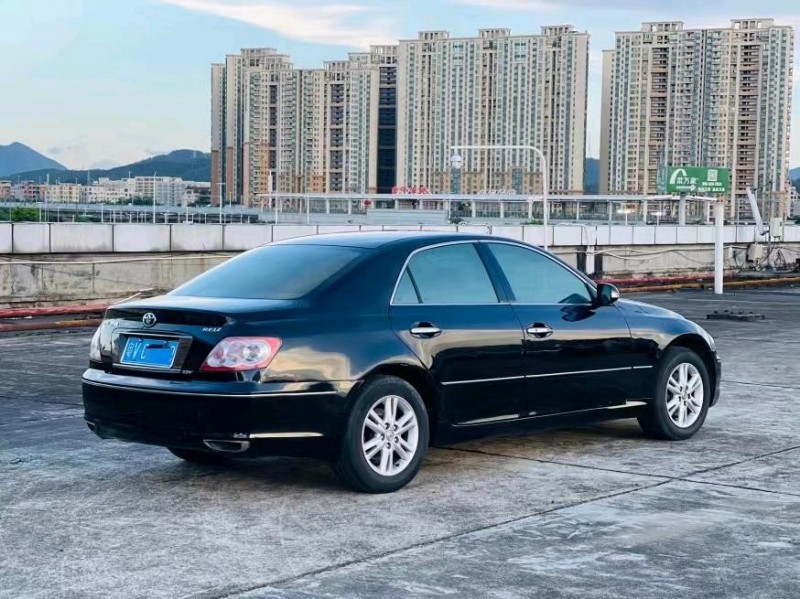 东莞07年丰田锐志8