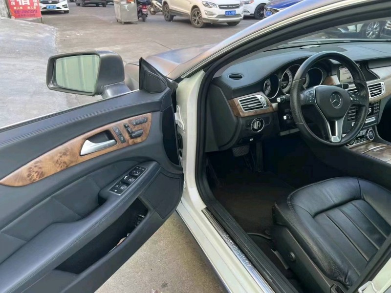中山15年奔驰CLS8