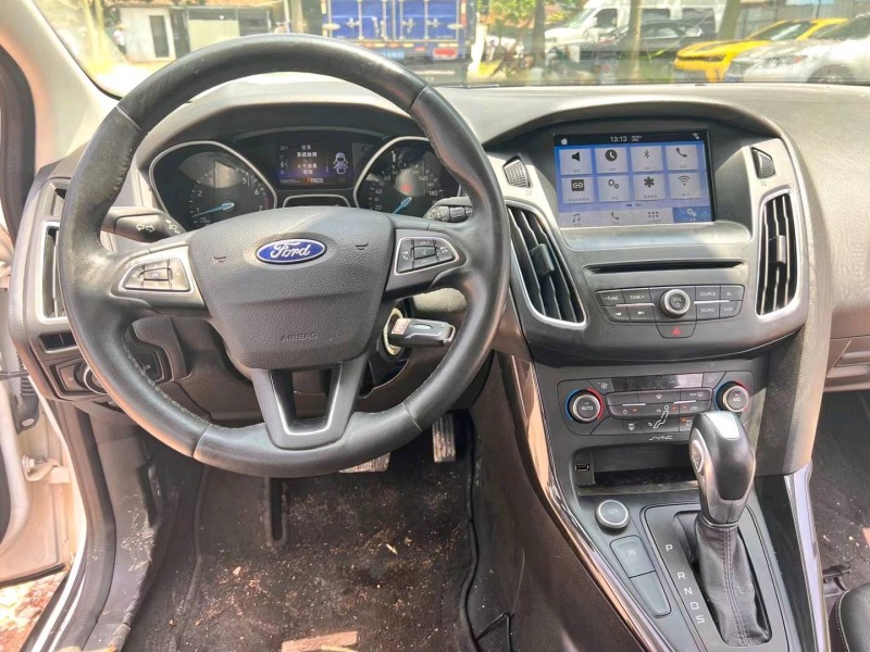 广州17年福特福克斯5