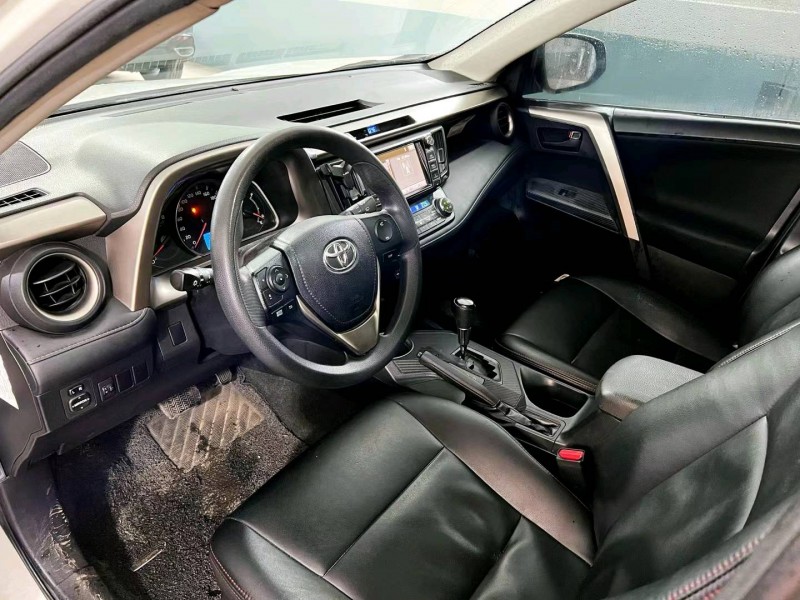 潍坊15年丰田RAV44