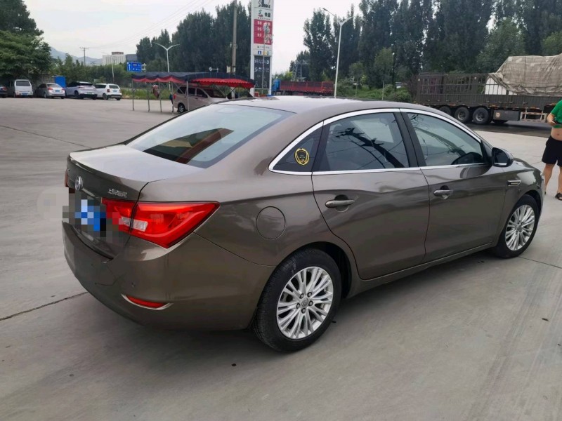 保定15年别克英朗8