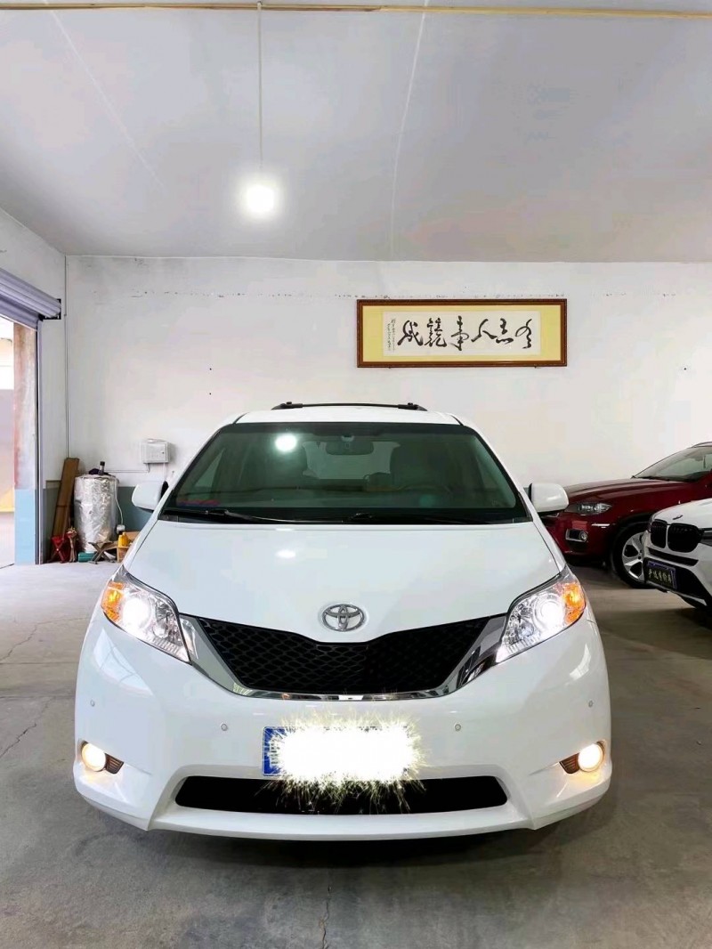 潍坊15年丰田塞纳9