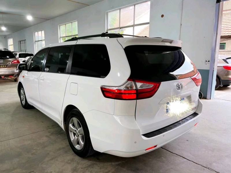 潍坊15年丰田塞纳3