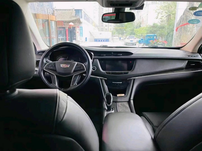 东营16年凯迪拉克XT52