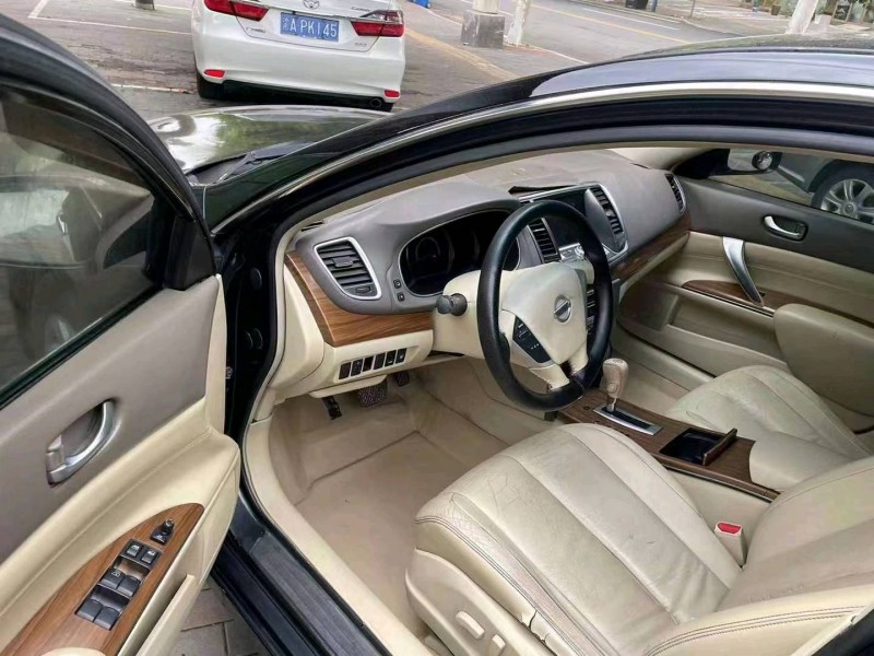 保定11年日产天籁2