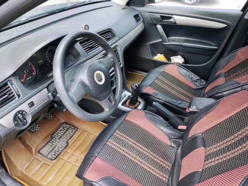 济宁14年大众朗逸8