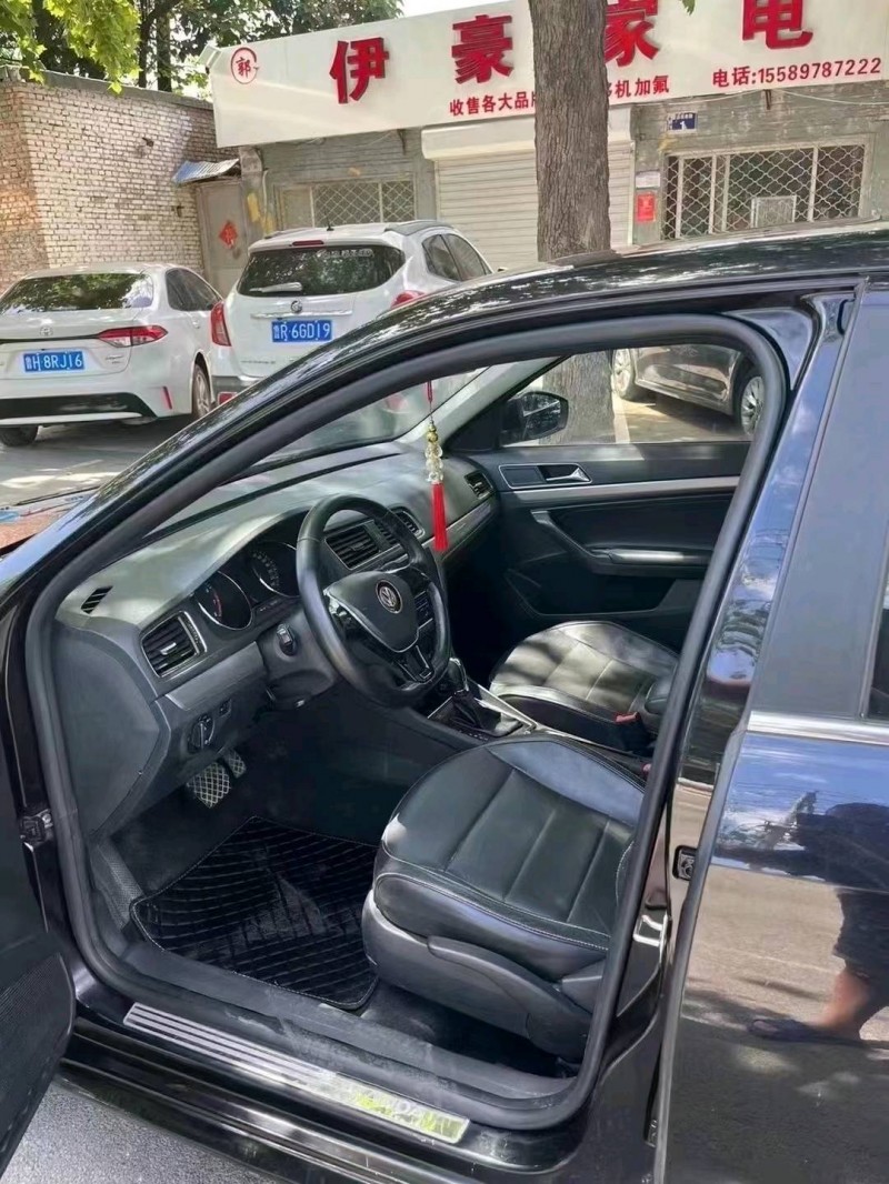 济宁16年大众朗逸3