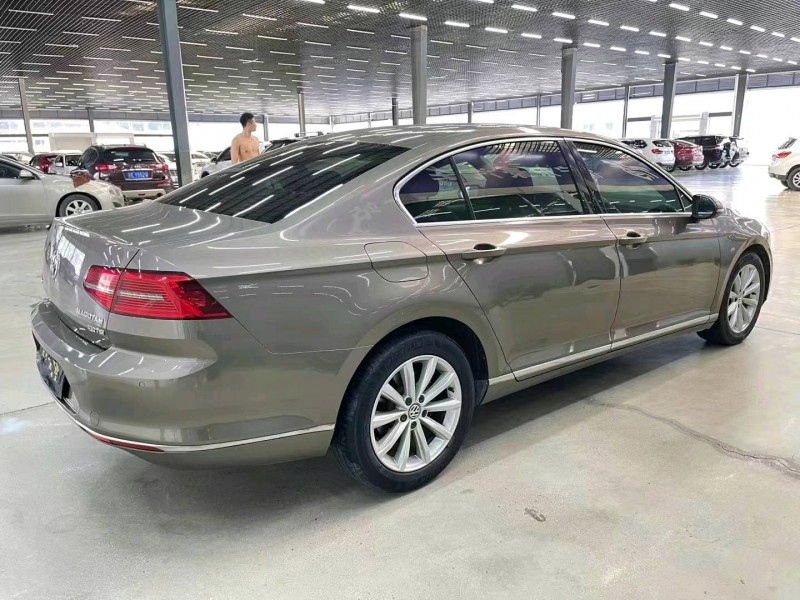 北京17年大众迈腾4