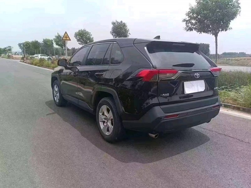 枣庄21年丰田RAV4荣放6