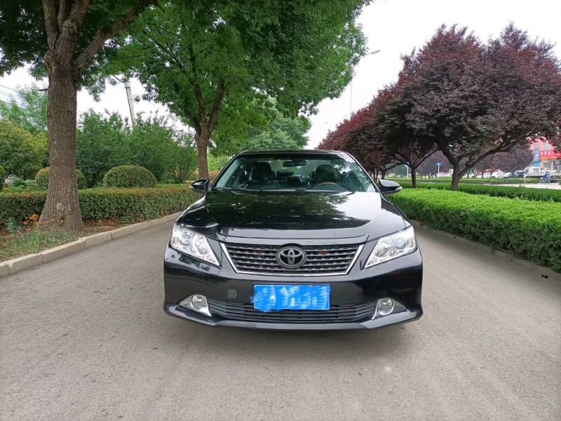 济宁14年丰田凯美瑞9