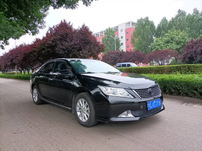 济宁14年丰田凯美瑞8