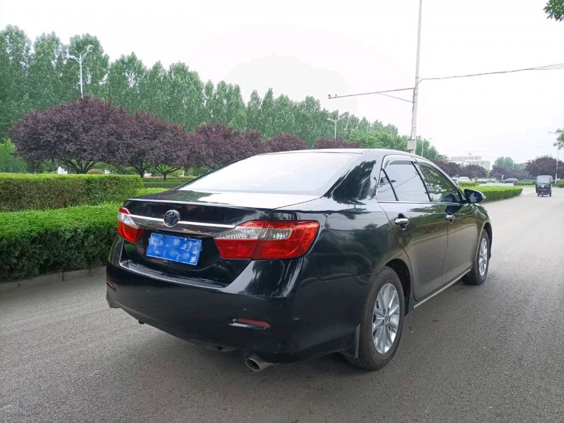 济宁14年丰田凯美瑞3