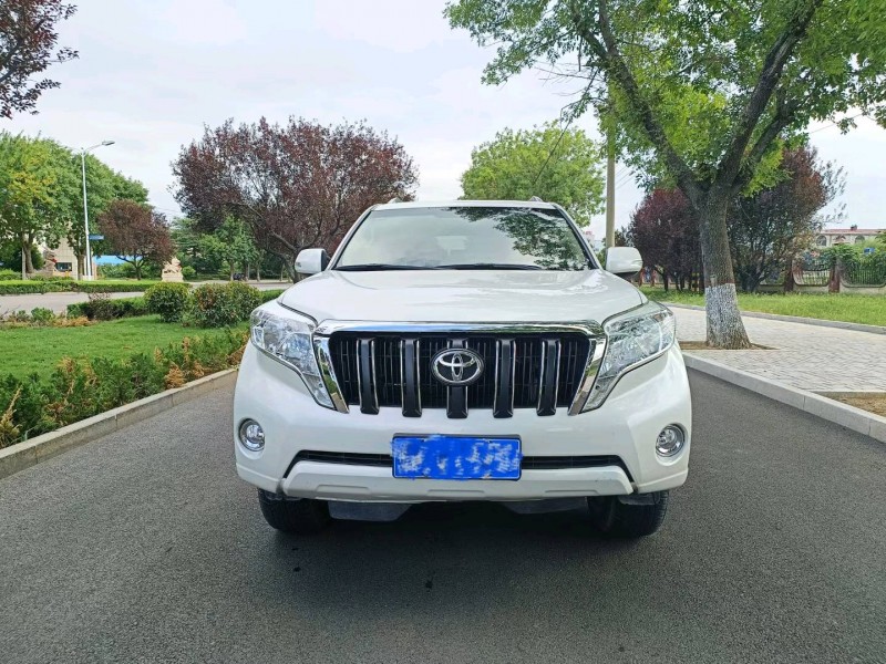 济宁17年丰田普拉多1