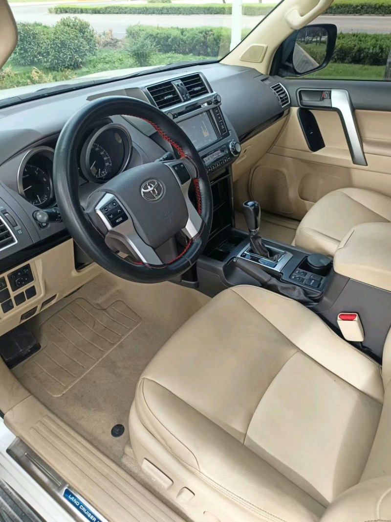 济宁17年丰田普拉多5