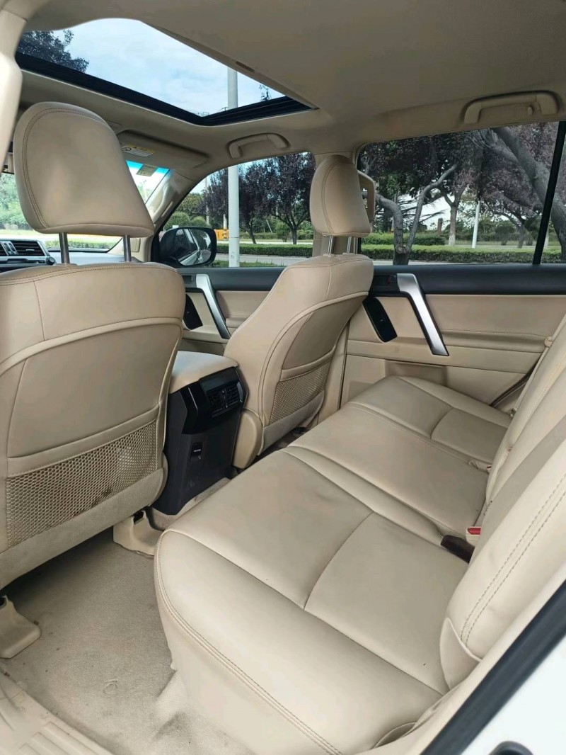 济宁17年丰田普拉多6