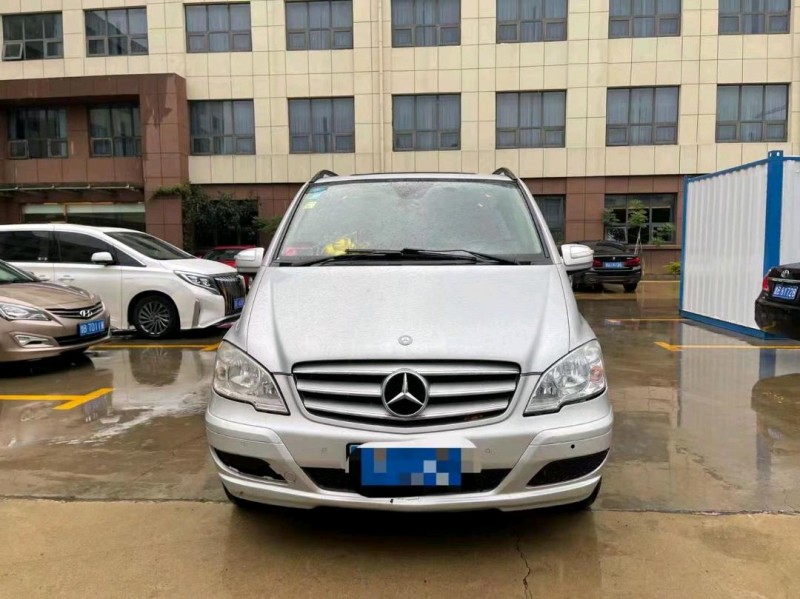 东营12年奔驰唯雅诺1