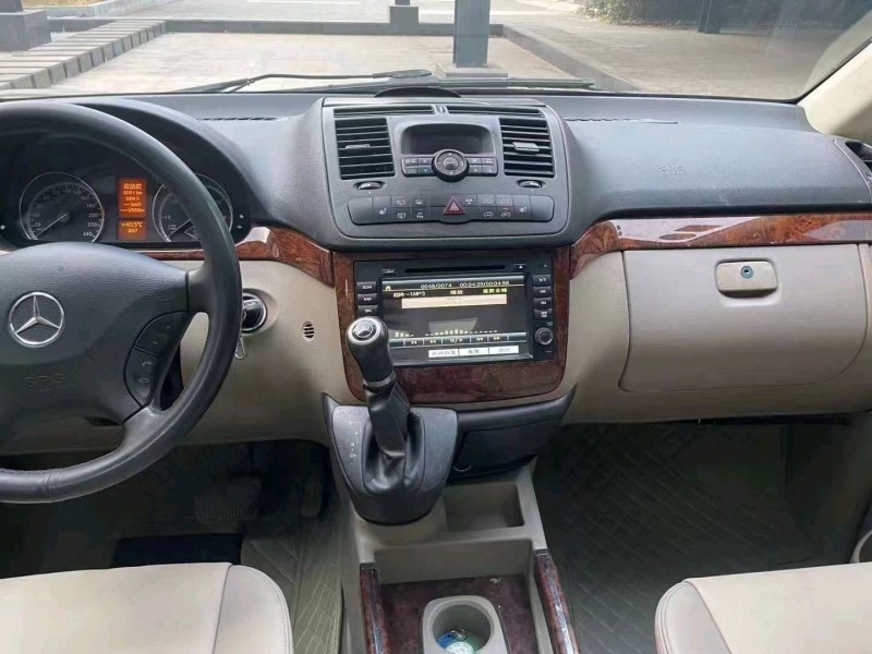 东营12年奔驰唯雅诺3