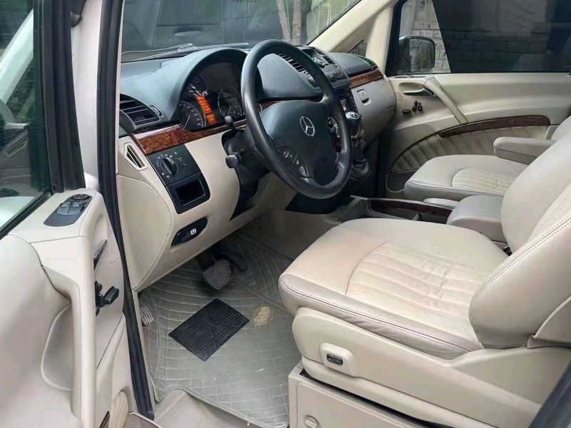 东营12年奔驰唯雅诺2