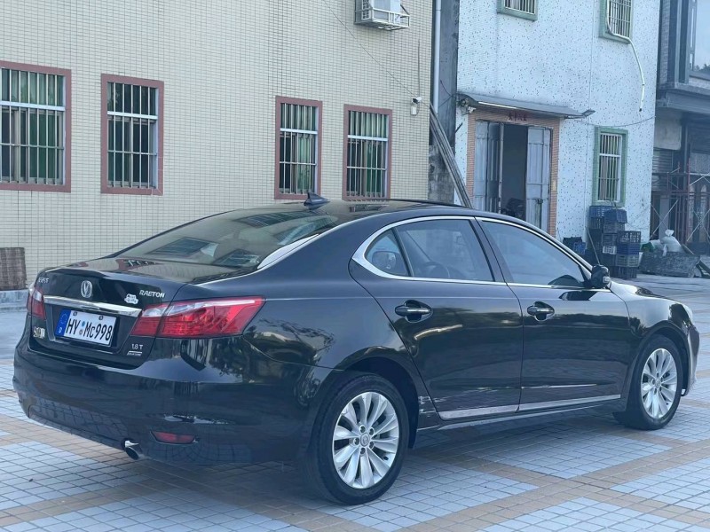 汕头16年长安汽车睿驰CC8