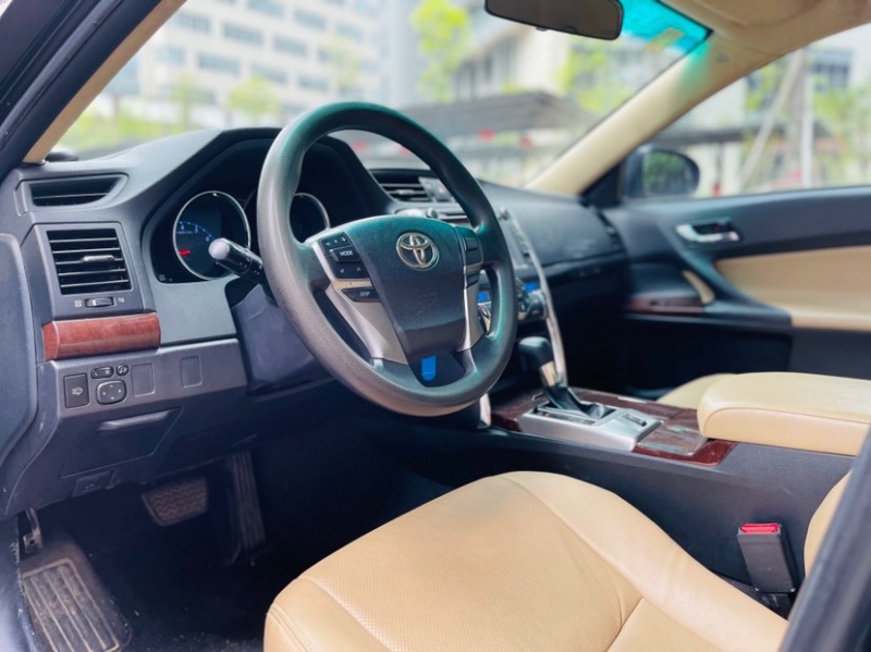 东莞13年丰田锐志7