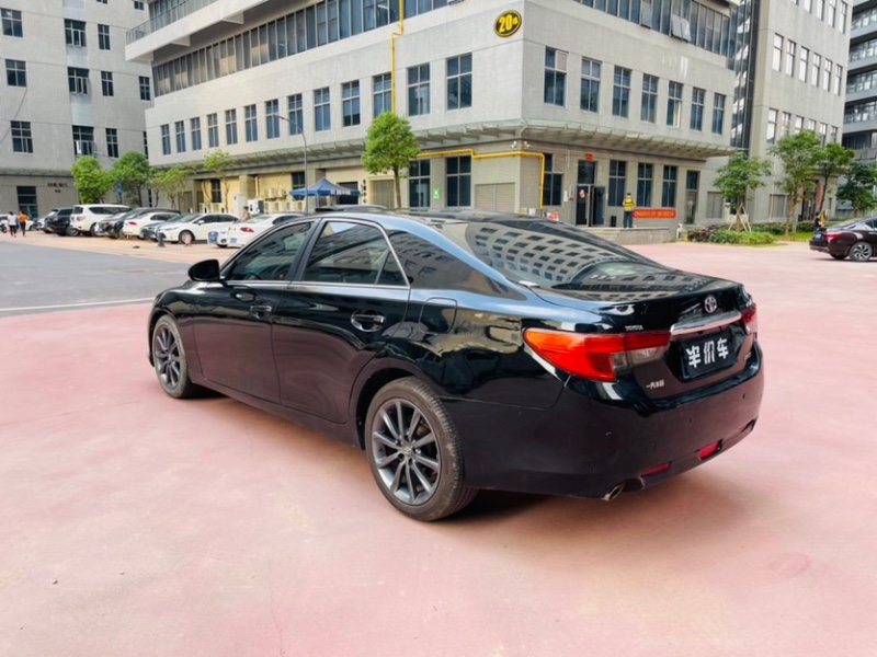 东莞13年丰田锐志2