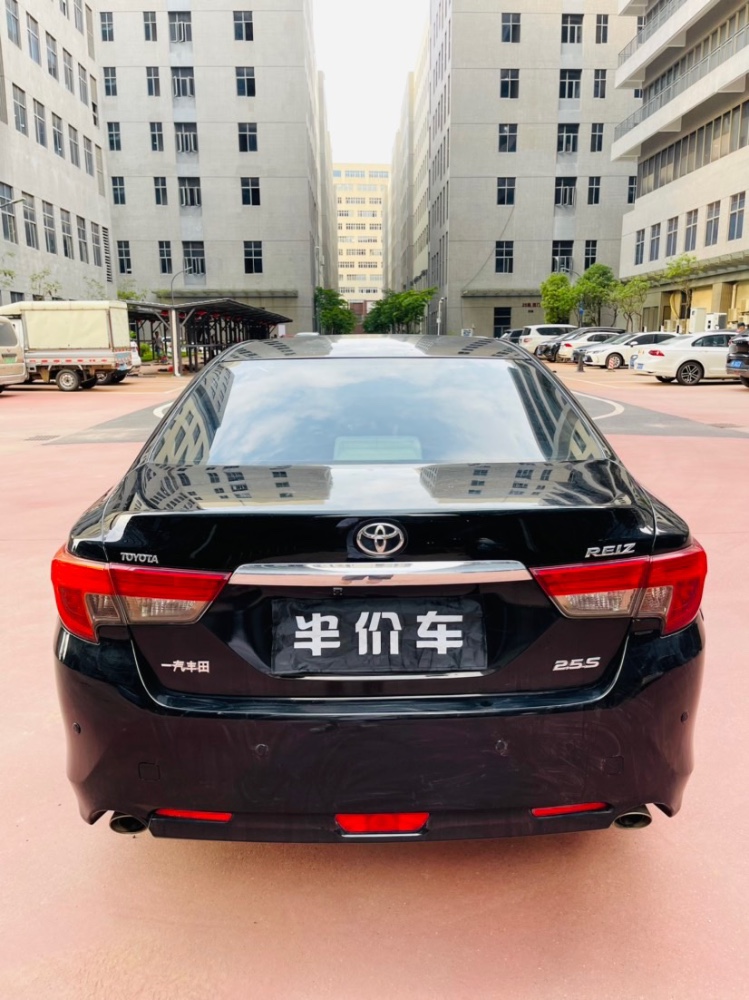 东莞13年丰田锐志1