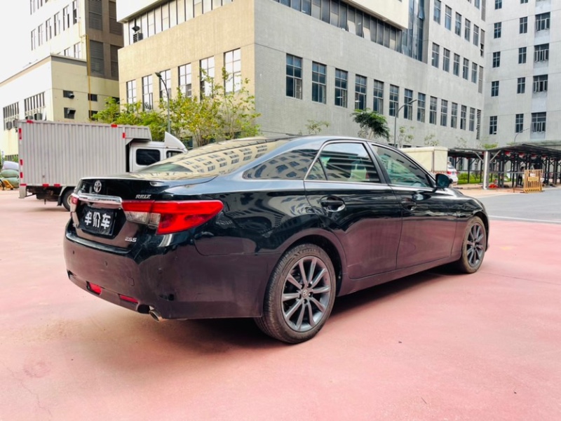 东莞13年丰田锐志9