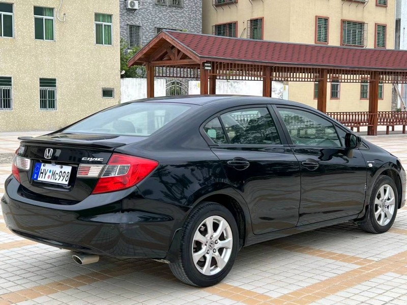 汕头12年本田思域8