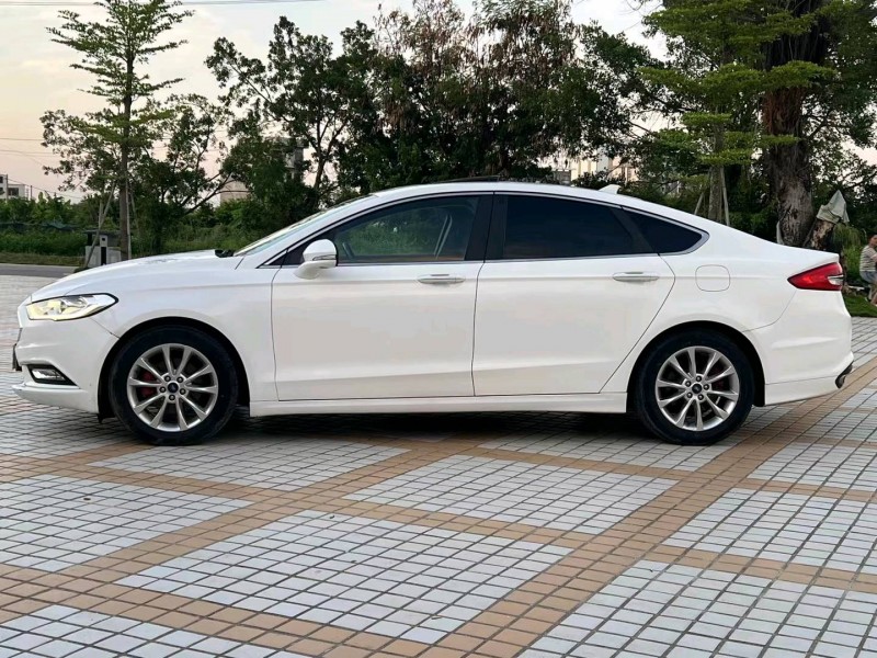 汕头17年福特蒙迪欧2