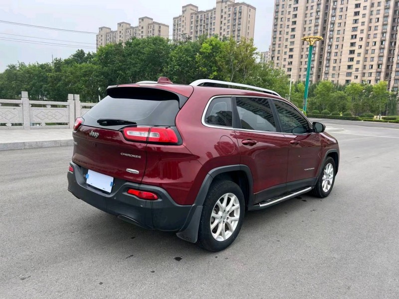 徐州17年Jeep自由光4
