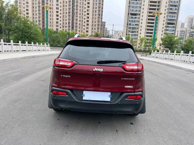 徐州17年Jeep自由光5