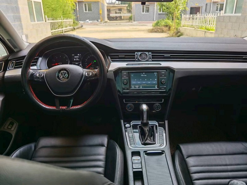 保定18年大众迈腾4