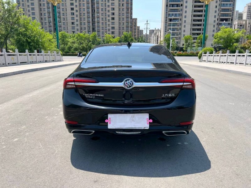 徐州20年别克君越4