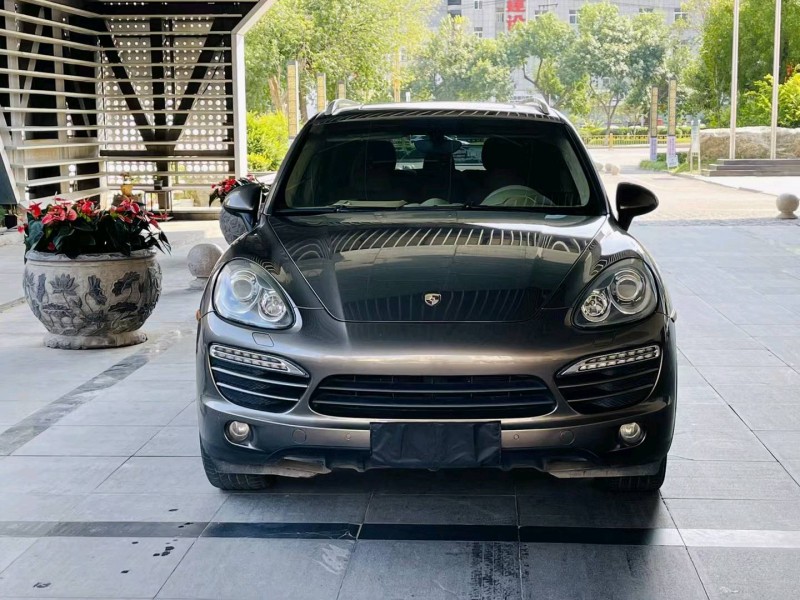 東營12年保時捷卡宴1