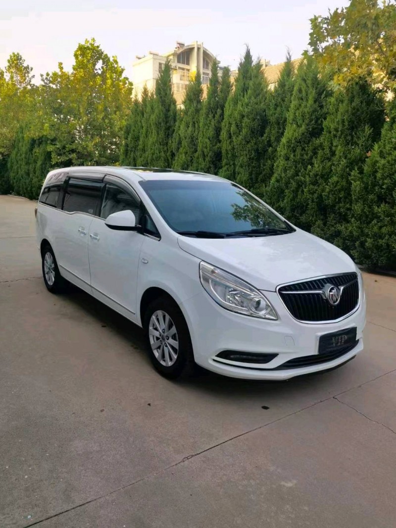 东营17年别克GL82