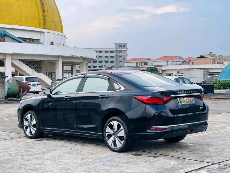 东莞21年北汽新能源EU系列3