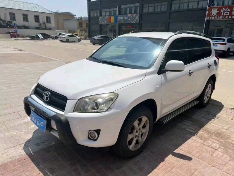 北京13年丰田RAV42