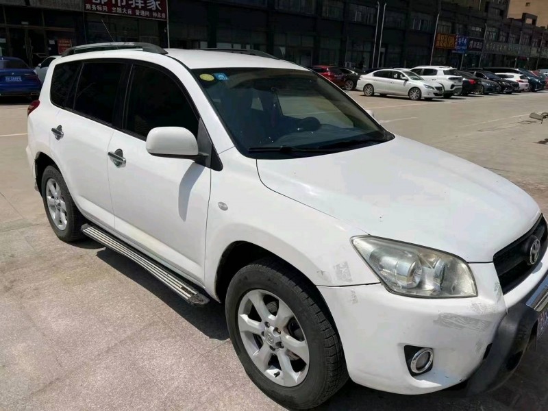 北京13年丰田RAV43