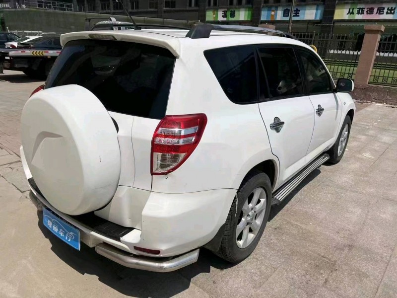 北京13年丰田RAV45