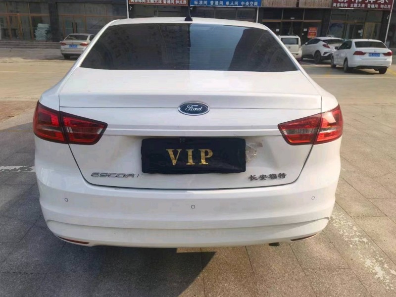 北京18年福特福睿斯3