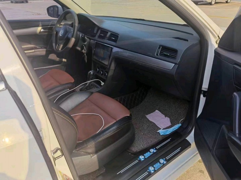 北京15年大众朗行8