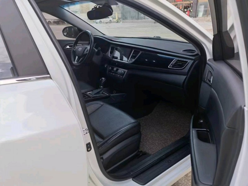 北京15年现代名图8