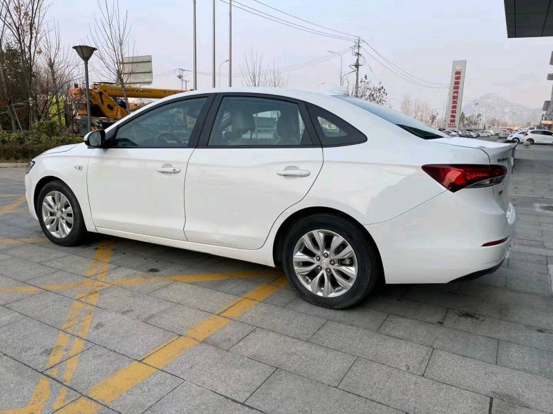 济宁19年别克英朗8