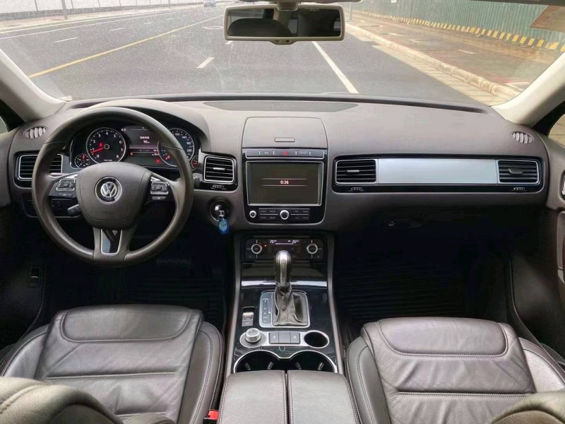 济宁16年大众途锐4