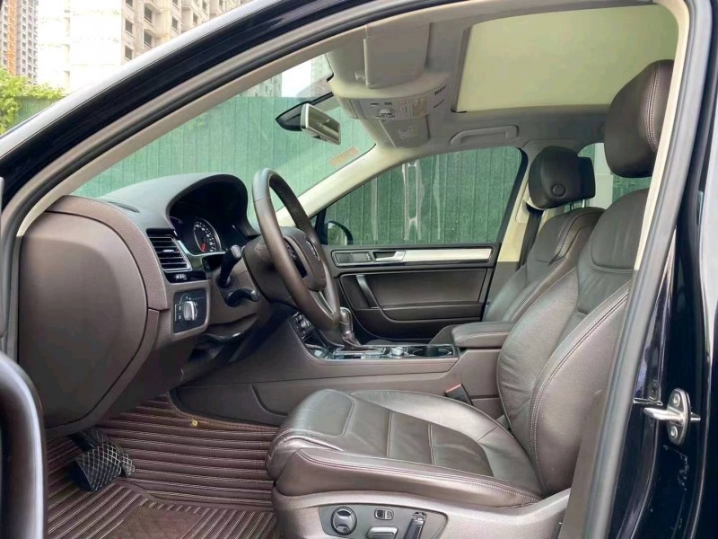 济宁16年大众途锐5