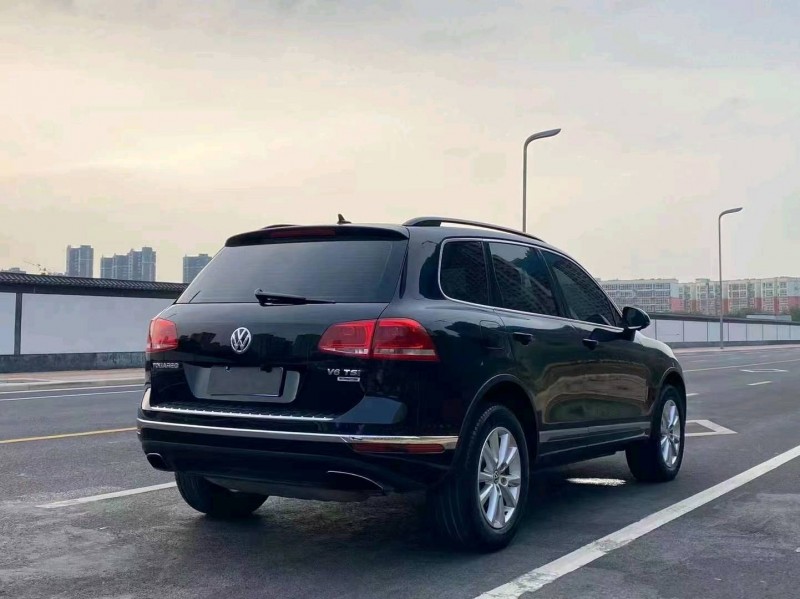 济宁16年大众途锐8