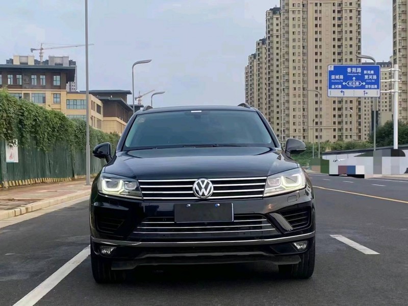东营16年大众途锐1