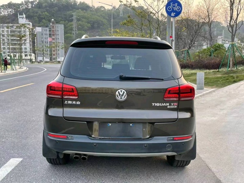 广州14年大众途观5