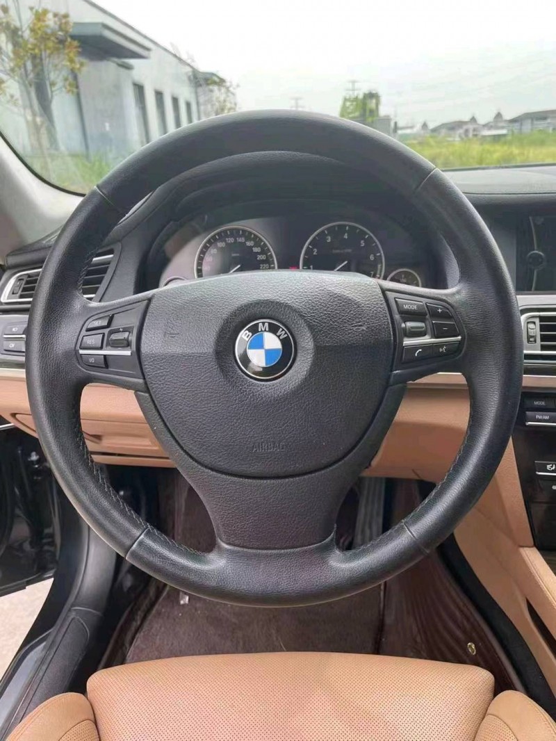 北京12年宝马7系6