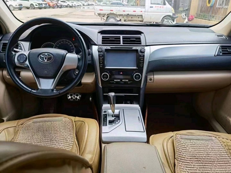 北京13年丰田凯美瑞6